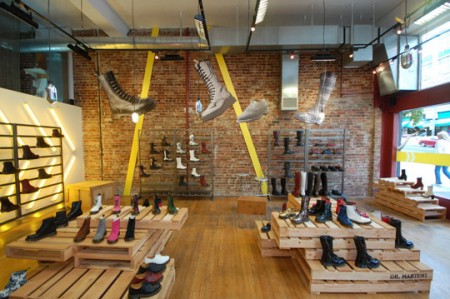 I pallet usati come espositori anche nel Dr.Martens Temporary Store di Seattle