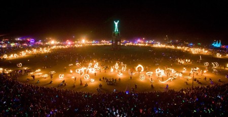 Burning Man 2010: immagine notturna di Scott London