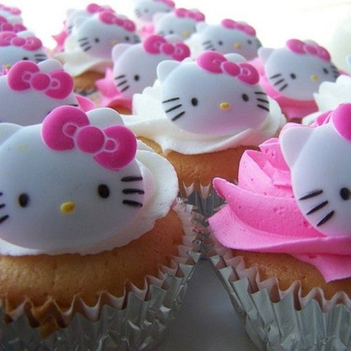 cupcake kawaii con l'effige di Hello Kitty