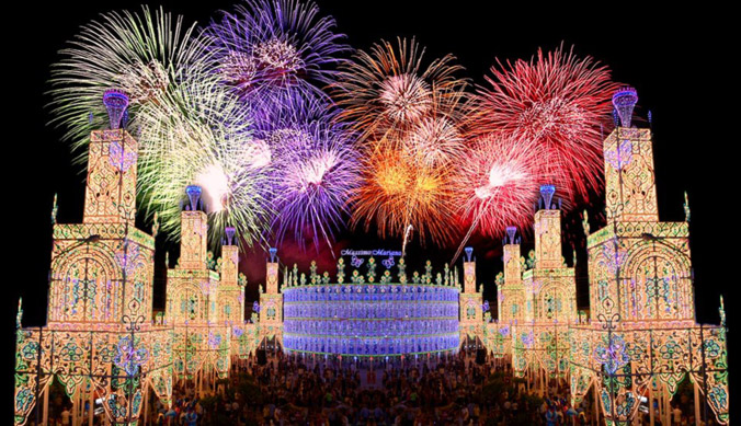 lo spettacolo pirotecnico e le luminarie di Santa Domenica