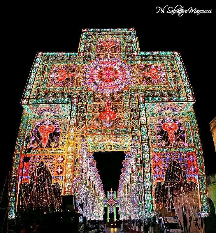 Le luminarie di Scorrano per la festa di Santa Domenica 2014