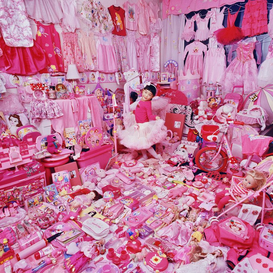 The Pink and Blue project della fotografa coreana JeongMee Yoon
