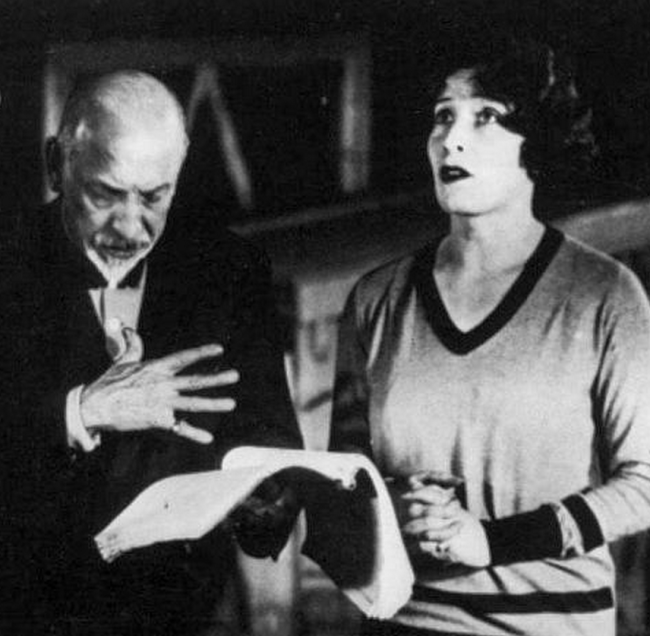 Una foto di scena di Luigi Pirandello con l'attrice Marta Abba - Carefully selected by Gorgonia www.gorgonia.it