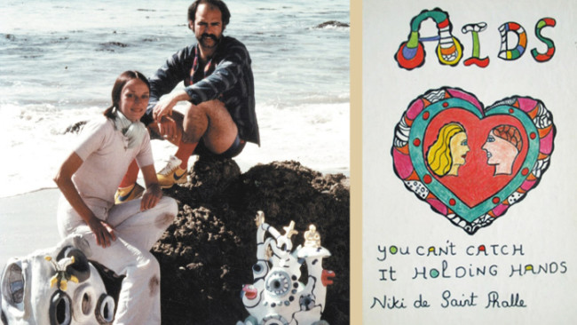 Niki De Saint Phalle con l'amico e assistente Ricardo Menon e la copertina del libro sull'AIDS illustrata in sua memoria - Carefully selected by Gorgonia www.gorgonia.it