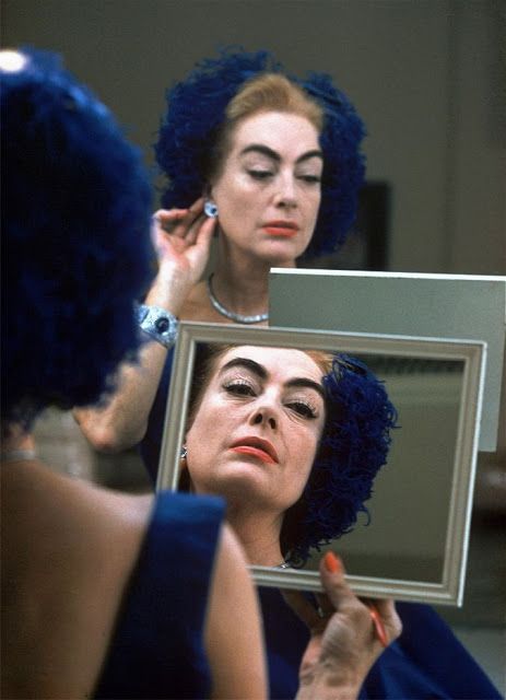 Donne allo specchio: Joan Crawford - Carefully selected by GORGONIA www.gorgonia.it