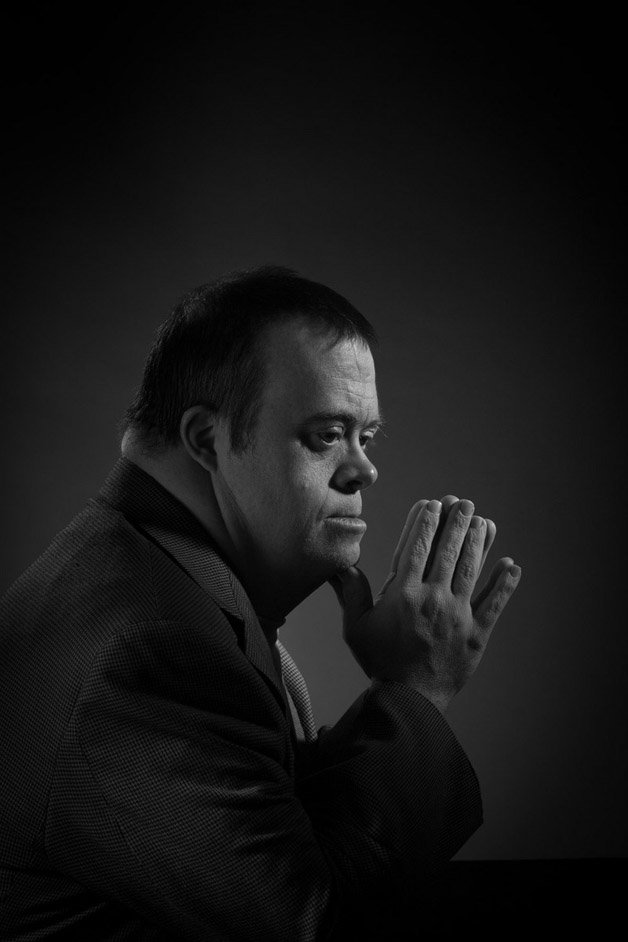 Una foto della serie "Michael" di Rick Ashley, dedicata alla Sindrome di Down - Carefully selected by GORGONIA www.gorgonia.it